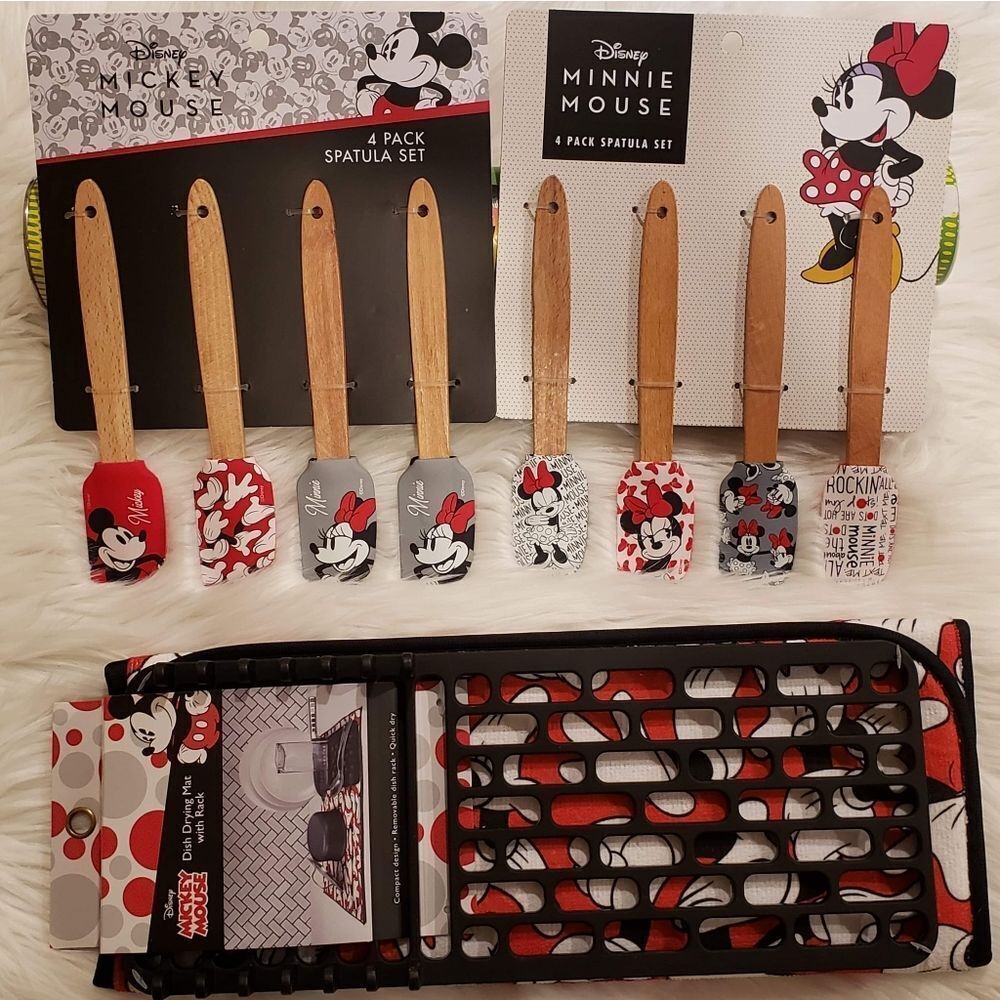 Disney set 2-4 packs spatulasand Disney drying mat